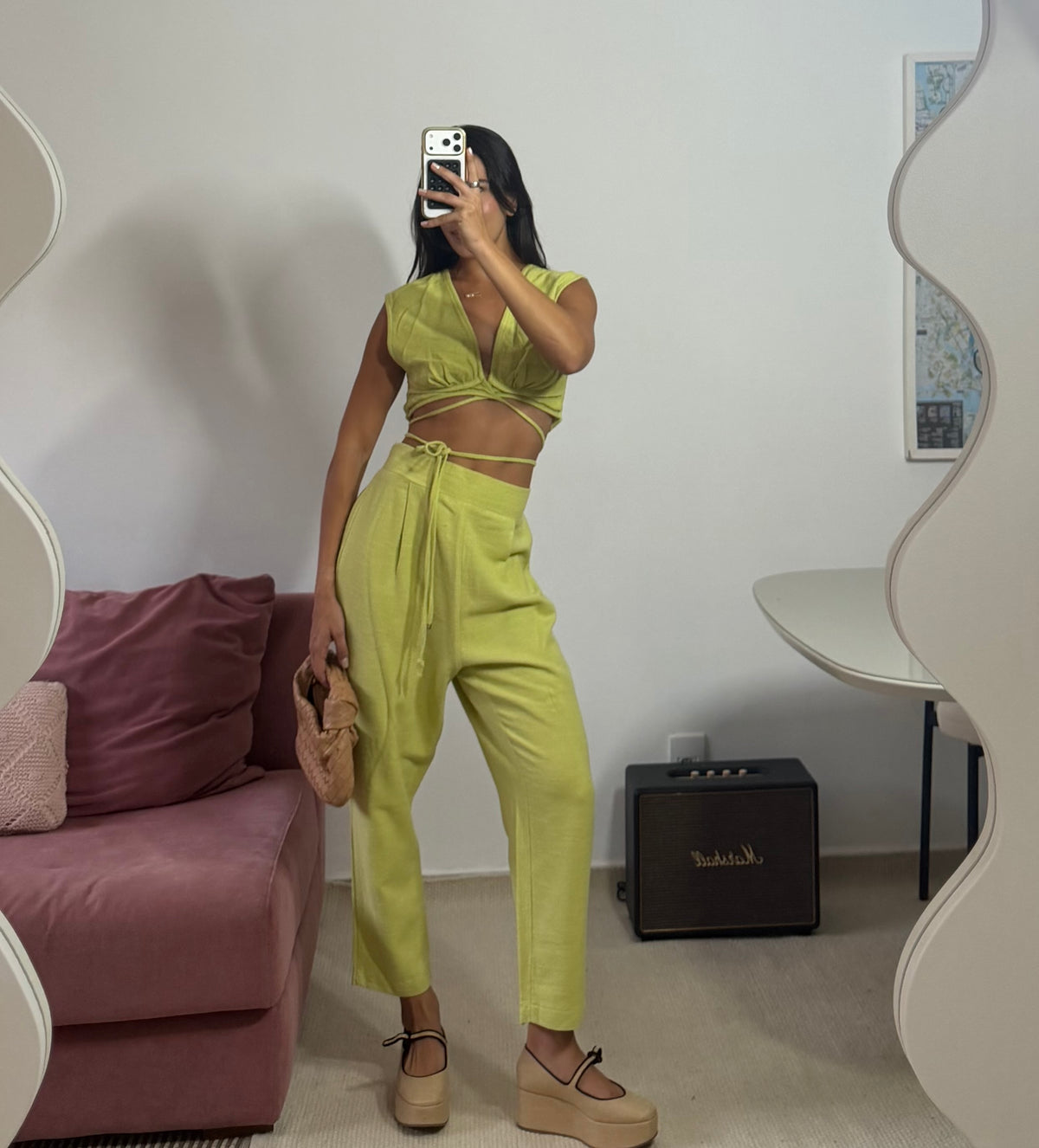 conjunto fórum verde calça e cropped