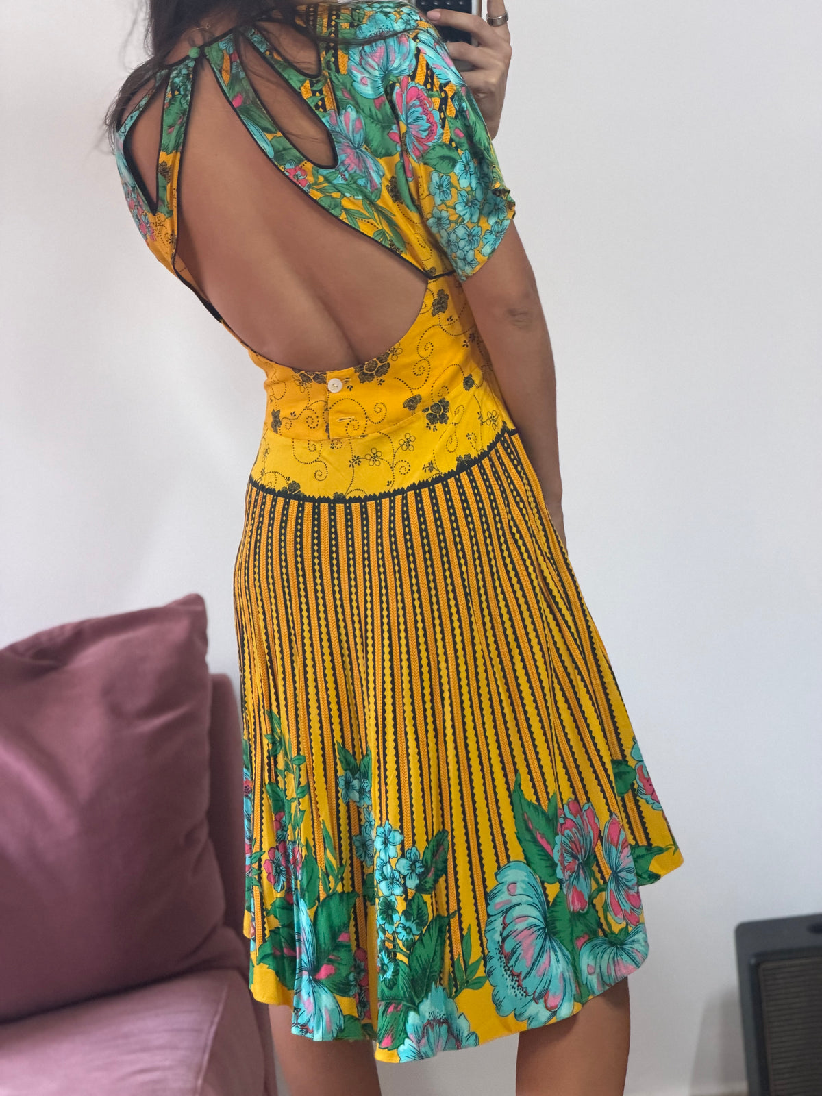 vestido curto farm amarelo estampado