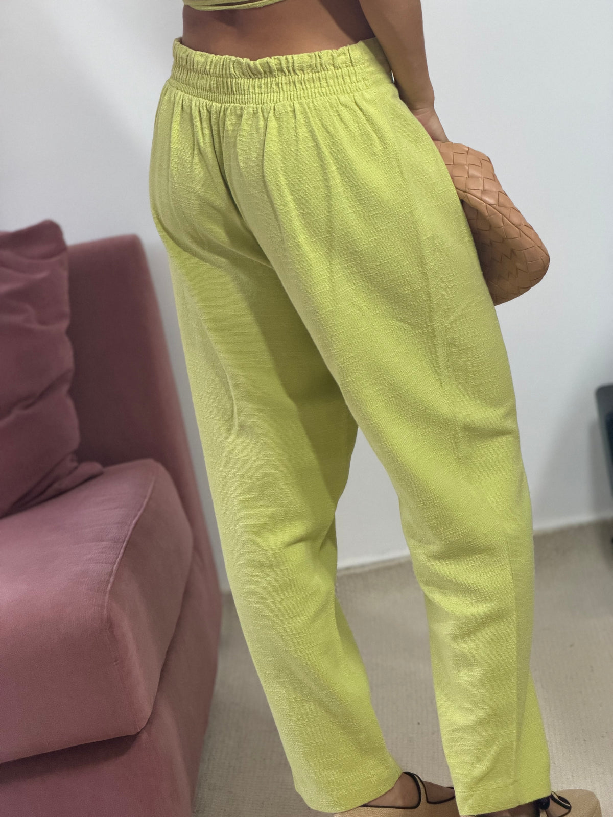 conjunto fórum verde calça e cropped
