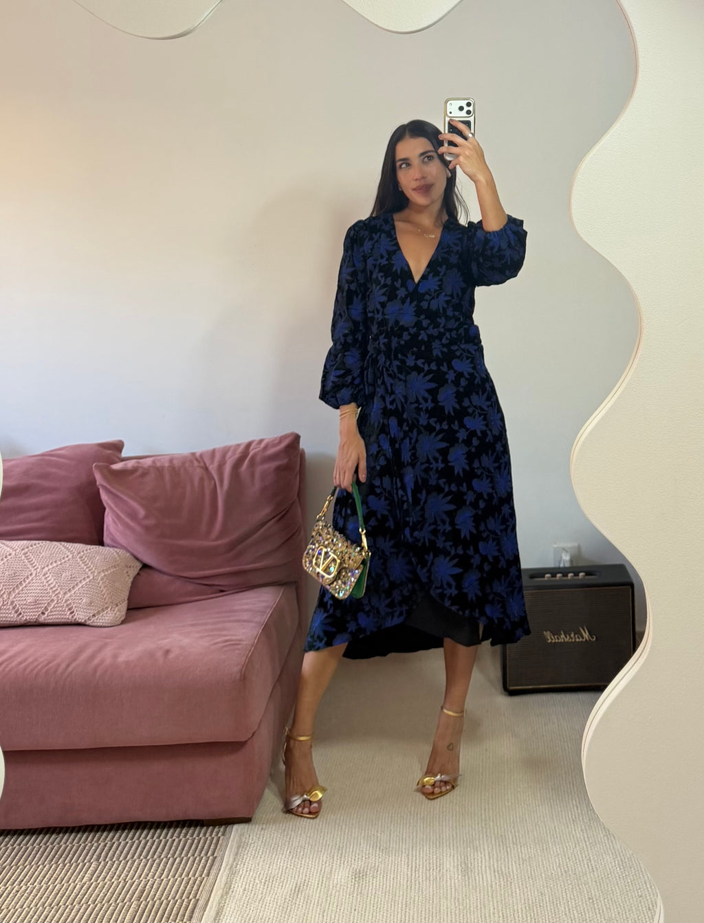vestido mixed mixed preto camurça bordado com flores azul