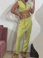 conjunto fórum verde calça e cropped