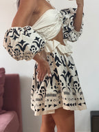 vestido curto amarante recorte manga bufante