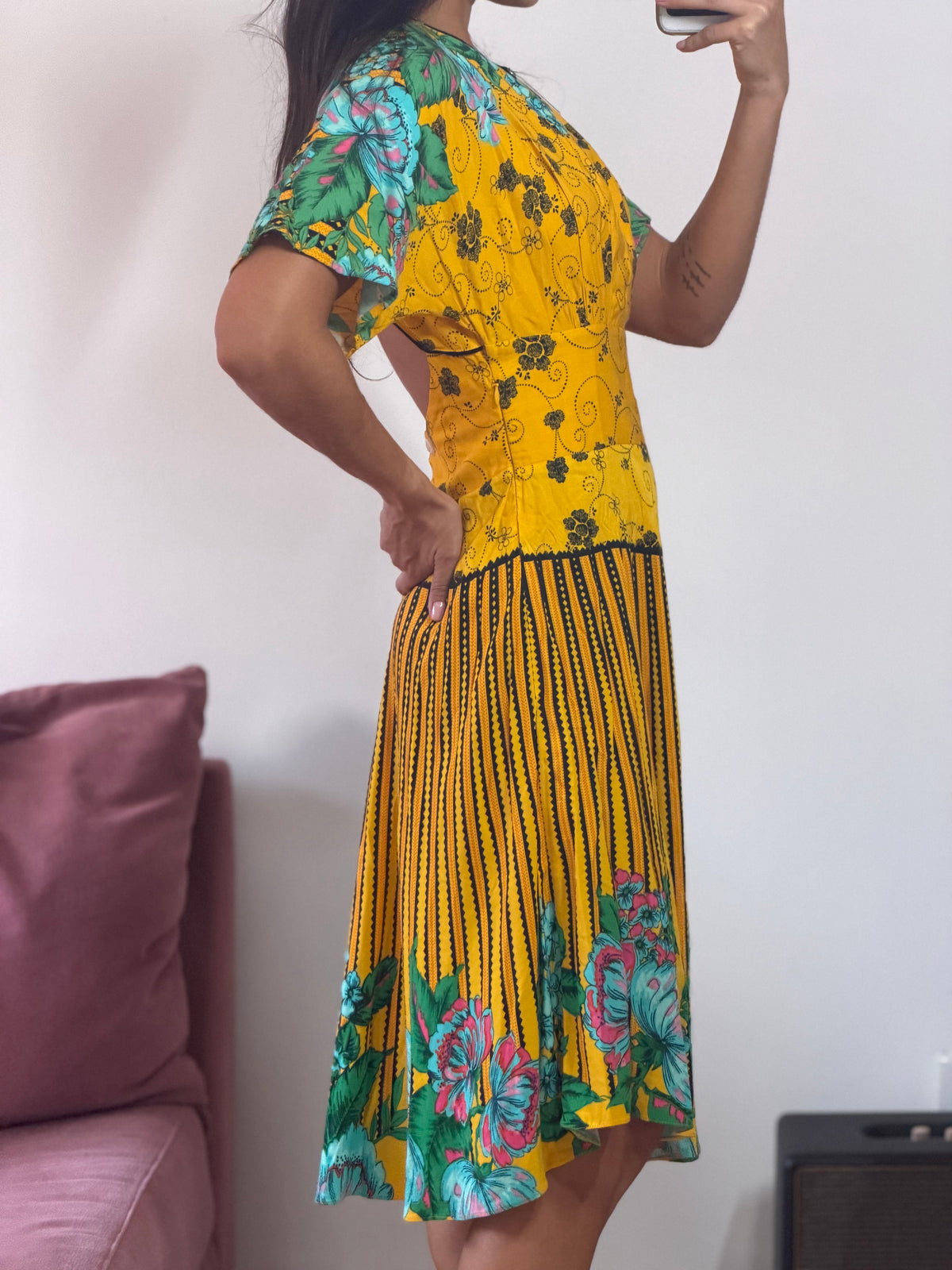 vestido curto farm amarelo estampado