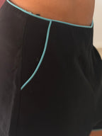 shorts preto ginger com acabamento azul