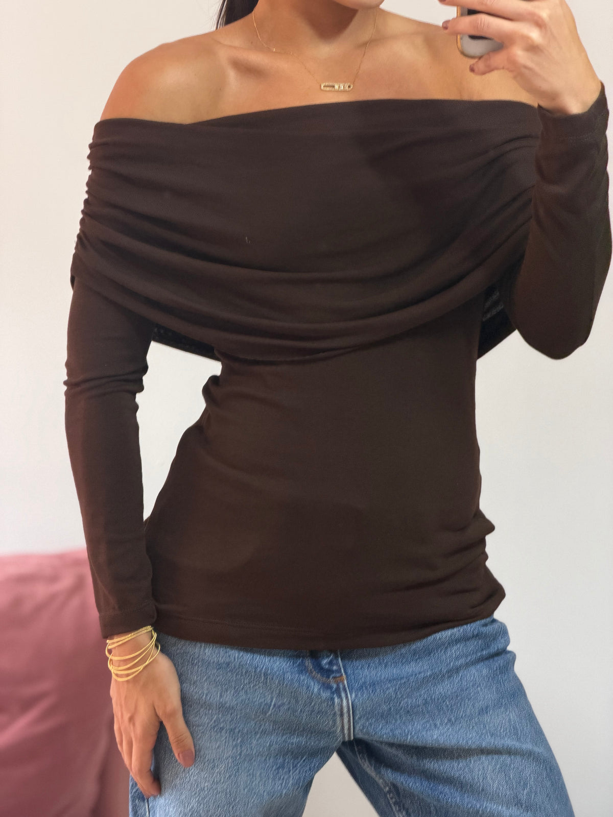blusa tig marrom ombro a ombro