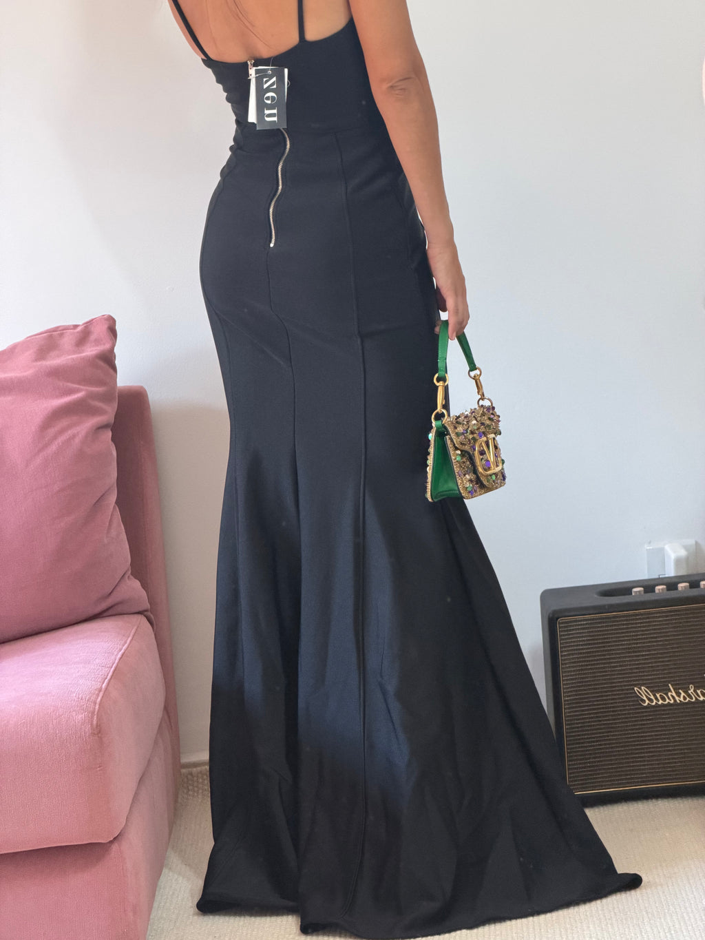 vestido longo zen preto com cauda