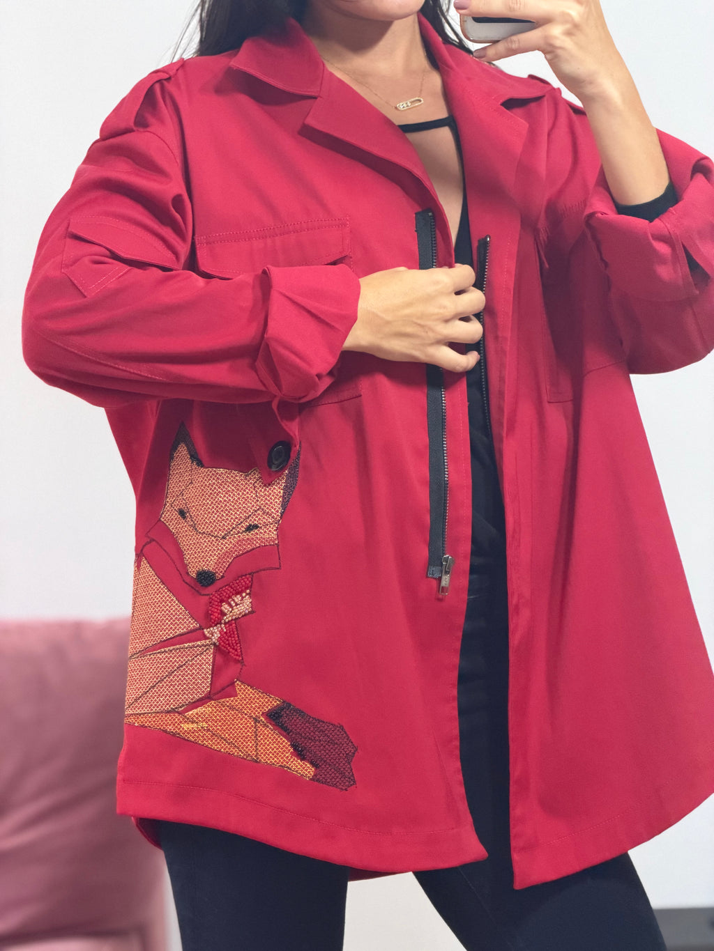 parka bianza vermelha com raposa bordada