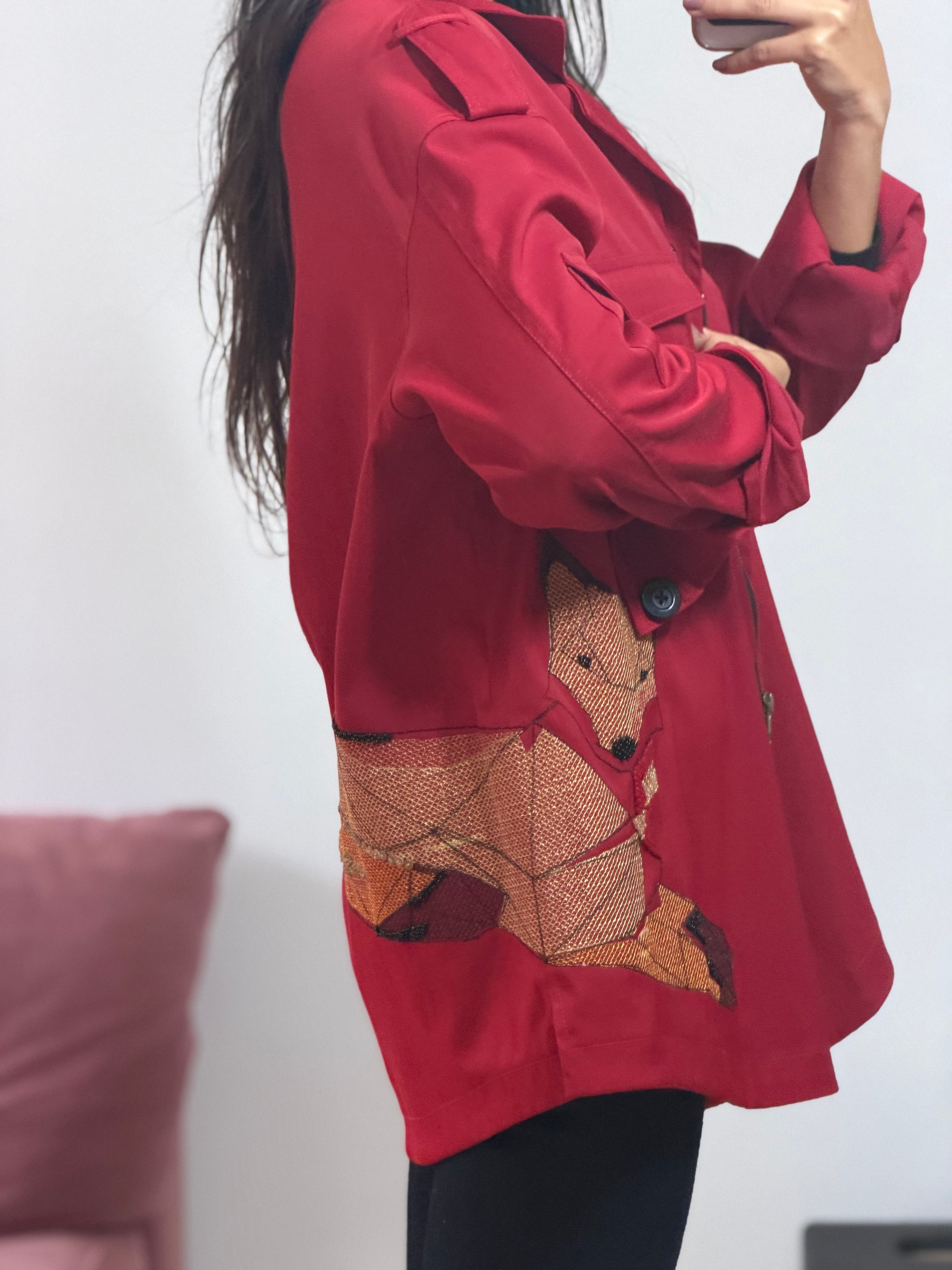 parka bianza vermelha com raposa bordada